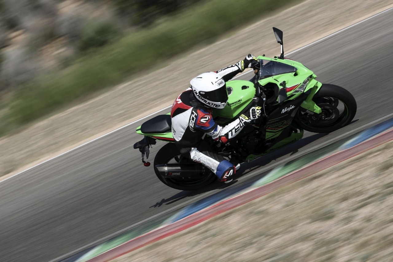 DueruoteTG #172 - Kawasaki Ninja ZX4-RR: quattro cilindri e ignoranza old style!